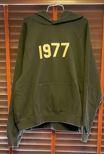 FEAR OF GOD ESSENTIALS 1977 HOODIE "Iron"