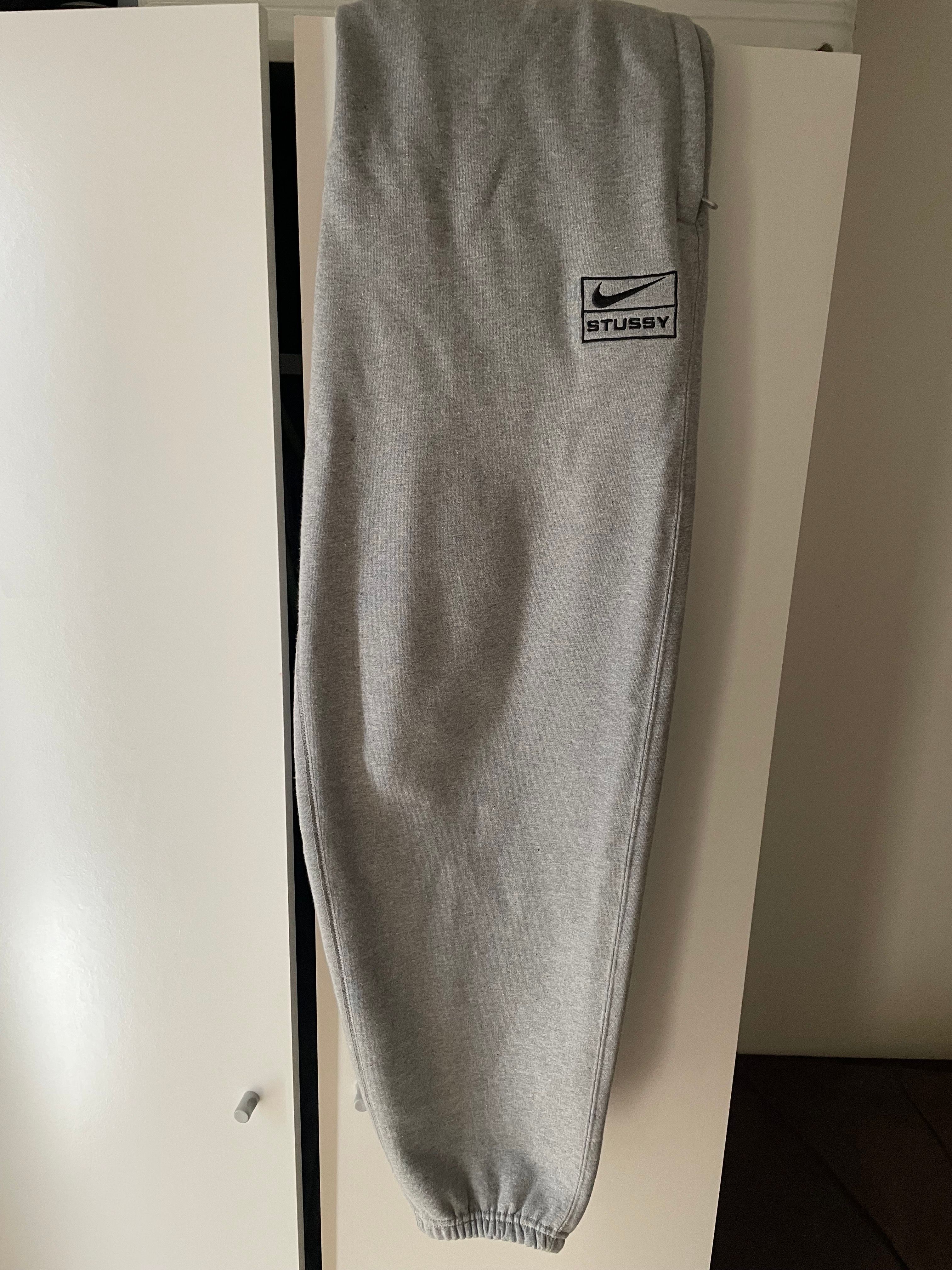 Stussy x Nike Fleece Pants (US Size) "Grey" DO9340-063