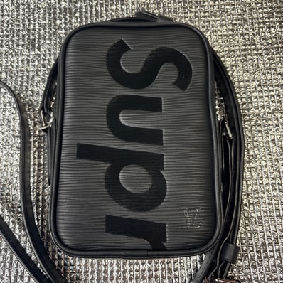 Louis Vuitton x Supreme Epi Danube PPM "Noir"
