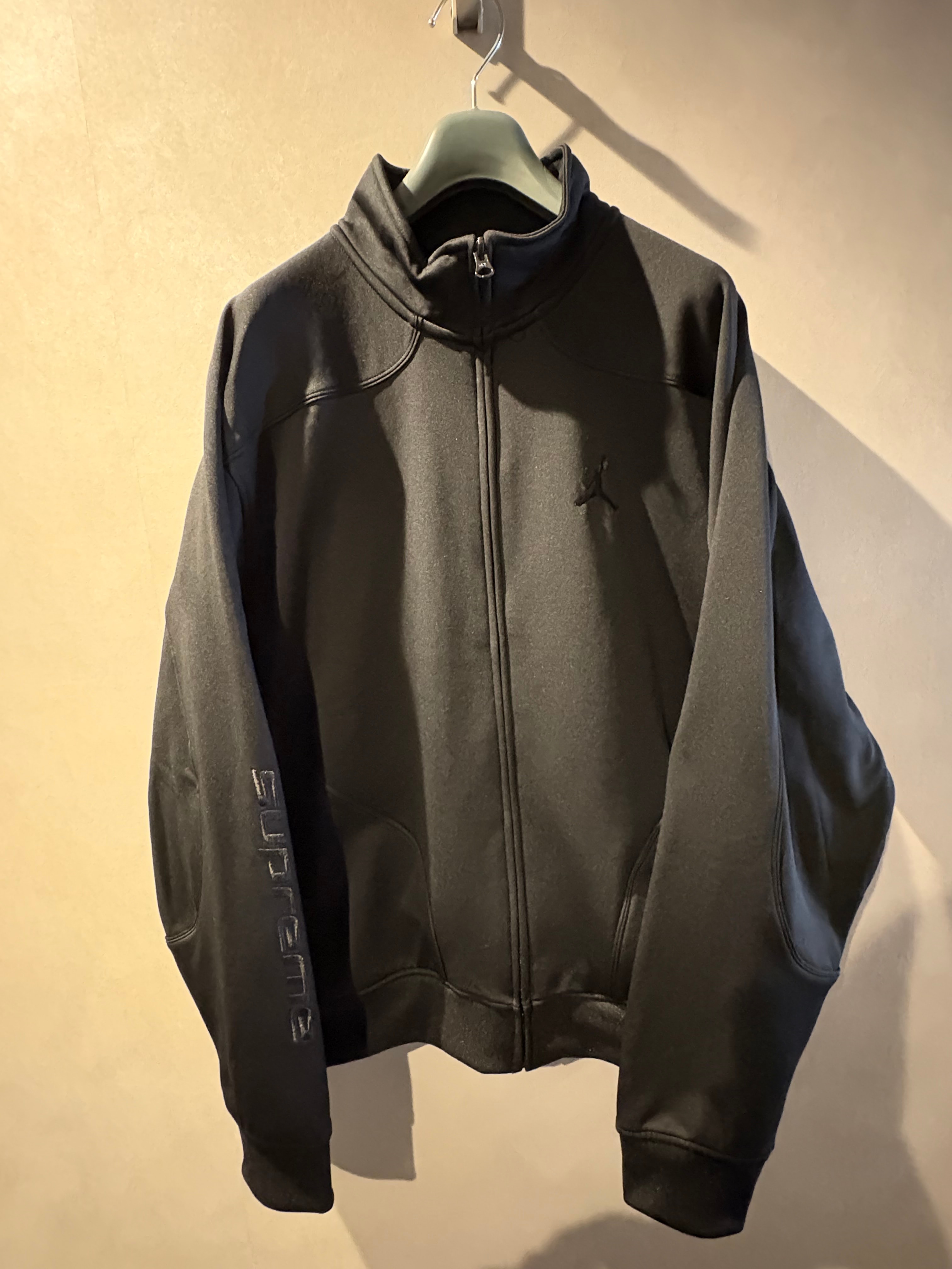 シュプリーム x ジョーダン トリコット トラック ジャケット "ブラック"