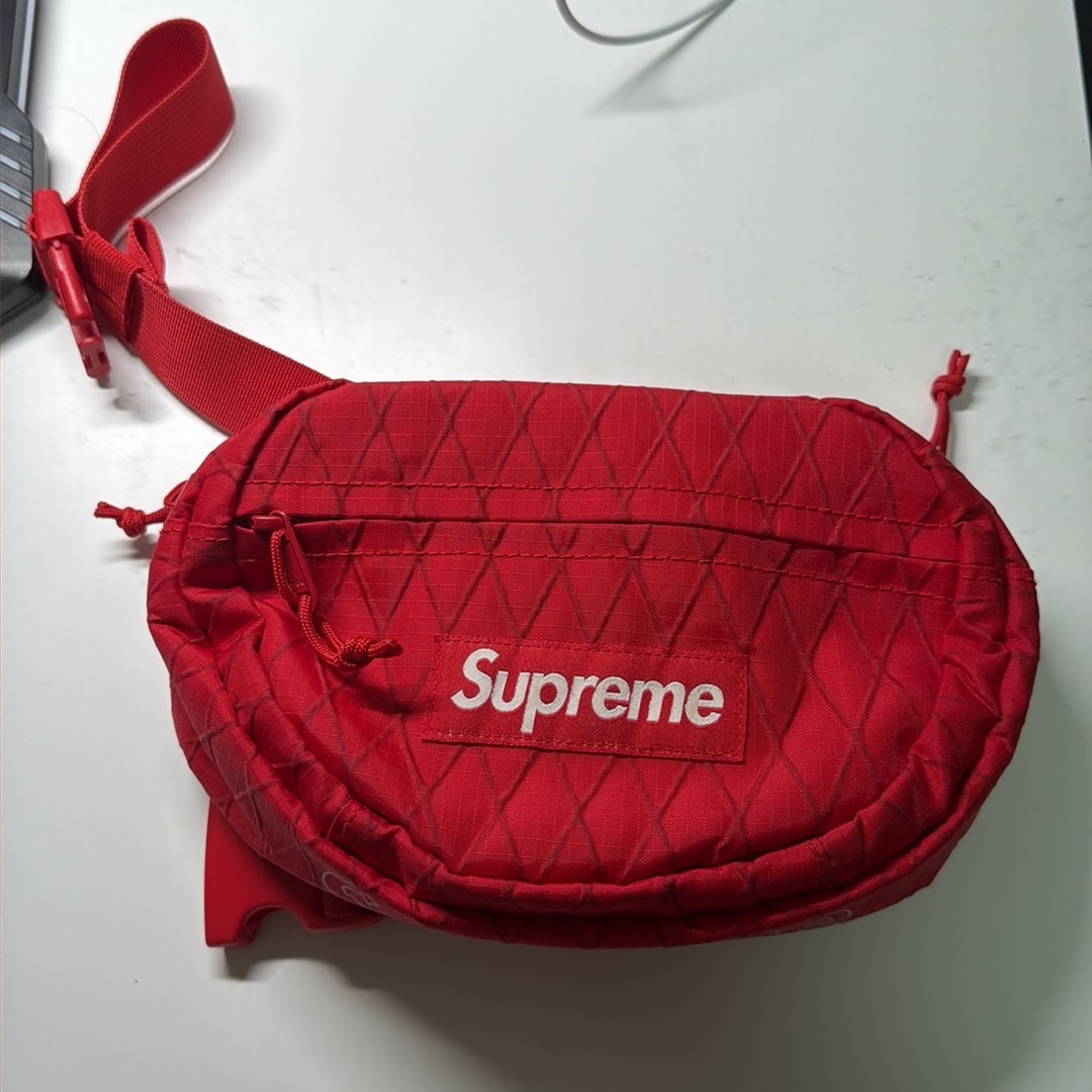 Supreme Waist Bag "Red" (18FW)