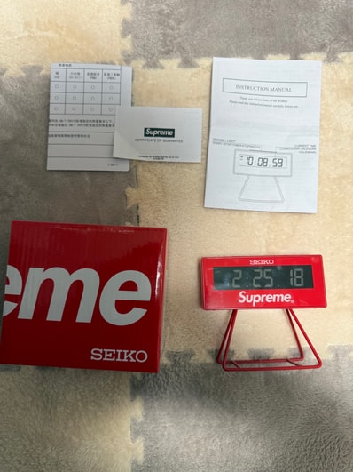 Supreme / Seiko Marathon Clock "Red"