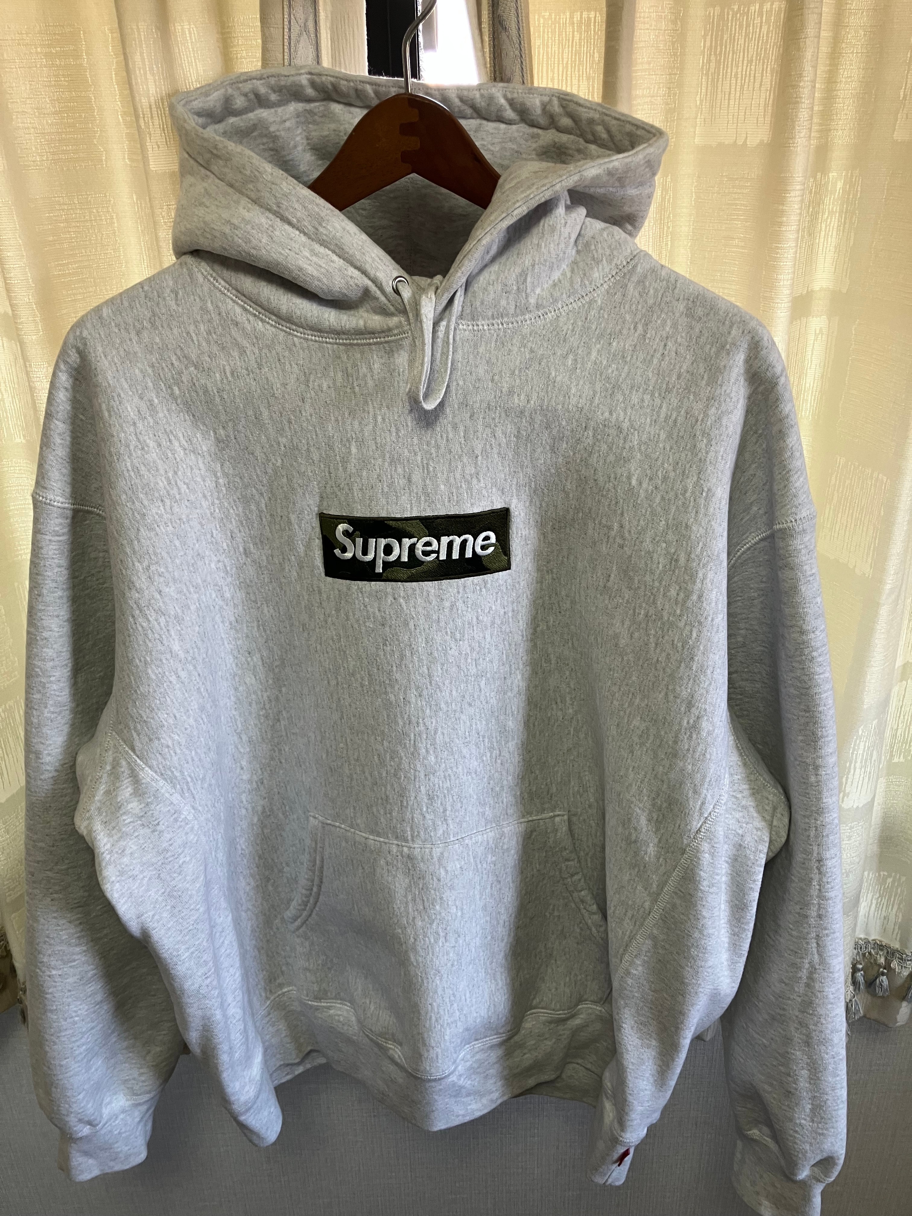シュプリーム ボックス ロゴ フーディー スウェットシャツ "アッシュ グレー" (23FW)