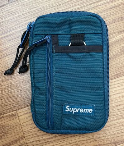 Supreme 19FW Small Zip Pouch Supreme 19FW Small Zip Pouch