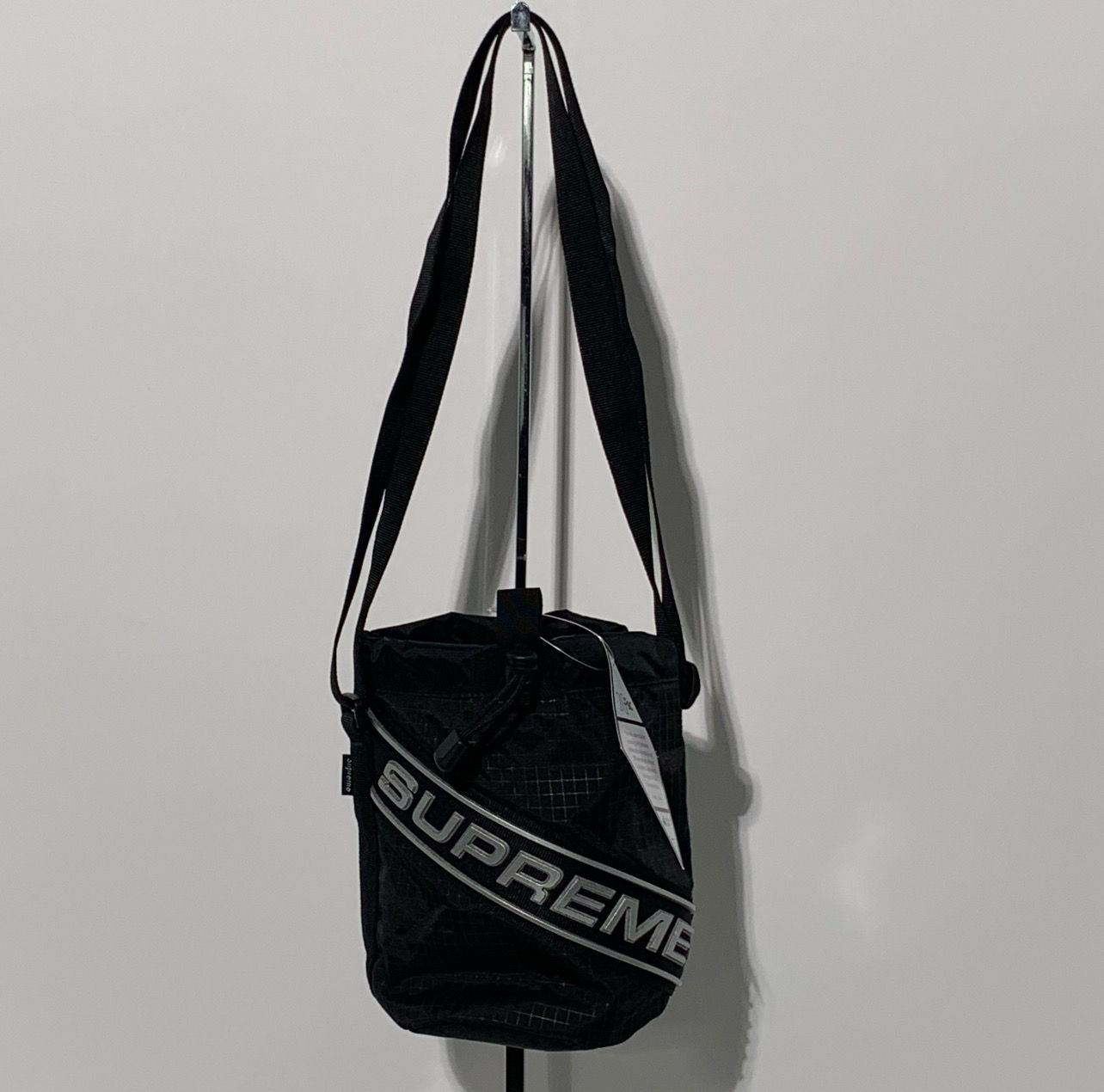 シュプリーム スモール シンチ ポーチ 2023FW "ブラック"