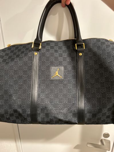 Nike Jordan Monogram Duffle Bag (25L) Nike Jordan Monogram Duffle Bag (25L)