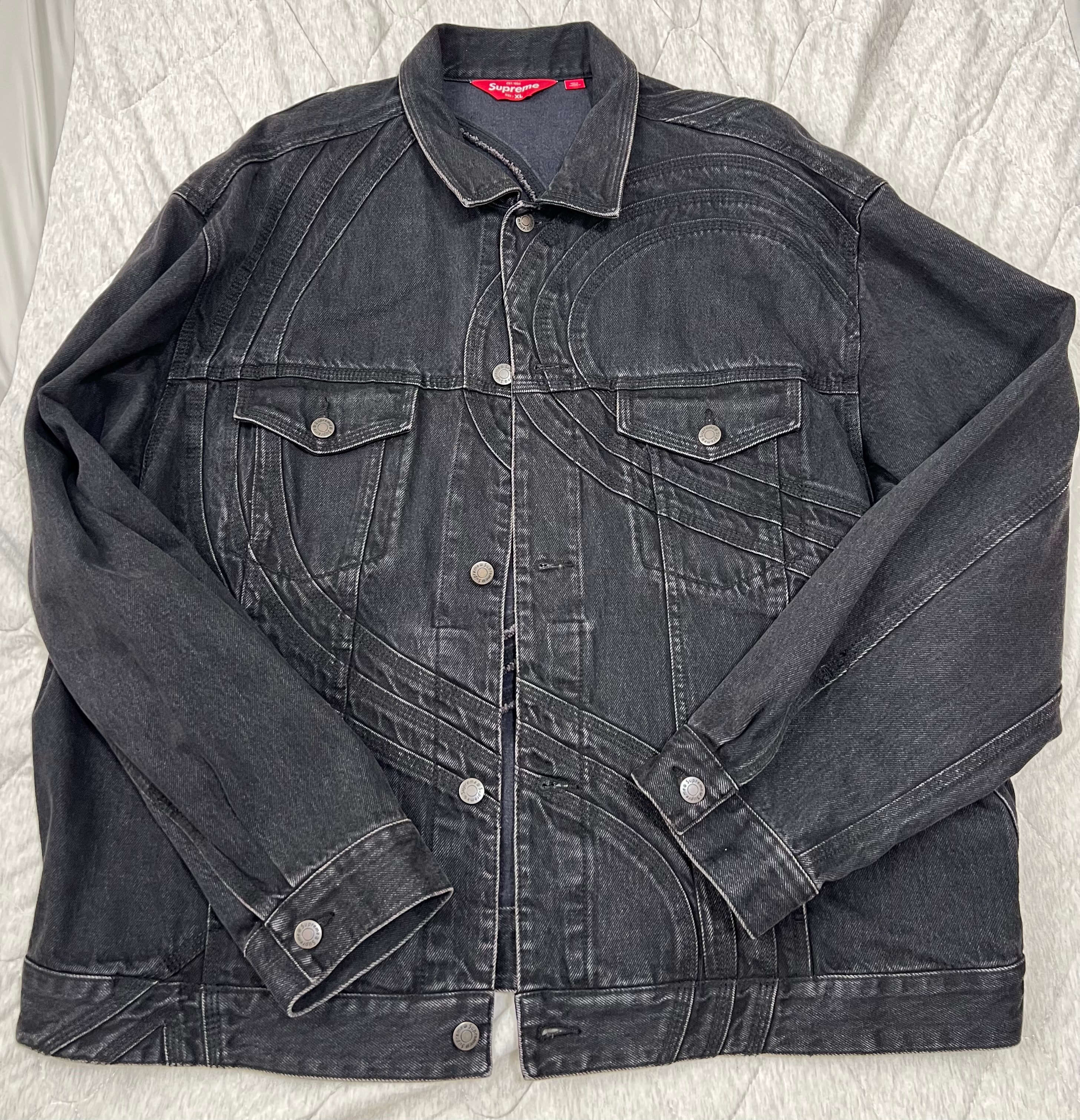 Supreme S Logo Denim Trucker Jacket "Washed Black"