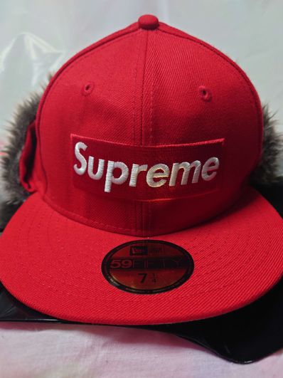Supreme Earflap New Era® "Red"