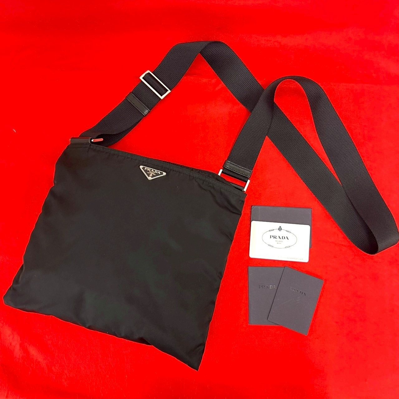 PRADA プラダ 三角ロゴ 金具 ナイロン ショルダーバッグ ブラック
21346