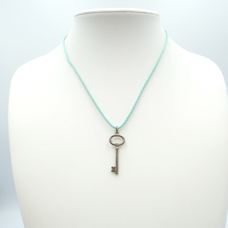 TIFFANY & CO.(ティファニー)オーバル キー ペンダント ネックレス シルバー ターコイズブルー コード レディース【中古】