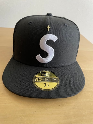 Supreme Gold Cross S Logo New Era "Black"