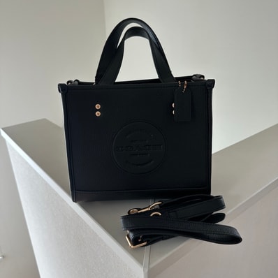 COACH ブラックレザートートバッグ