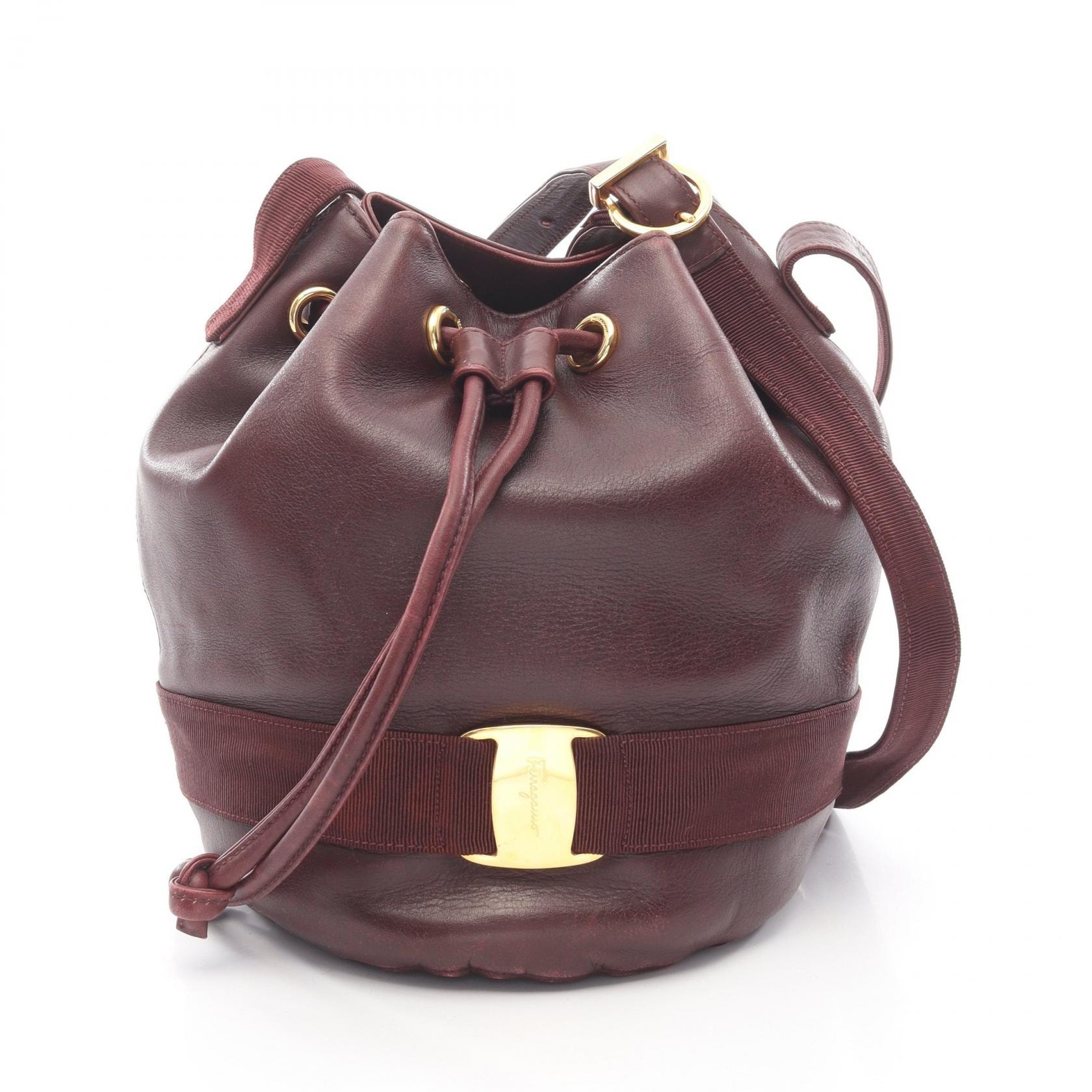 サルヴァトーレフェラガモ Salvatore Ferragamo ヴァラリボン ショルダーバッグ バッグ レザー レディース ボルドー系 【中古】