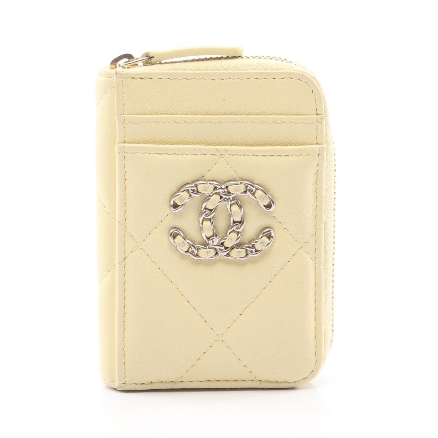 シャネル CHANEL 19 ディズヌフ マトラッセ コインケース 財布 ラムスキン(羊革) レディース イエロー系 AP2701 【中古】
