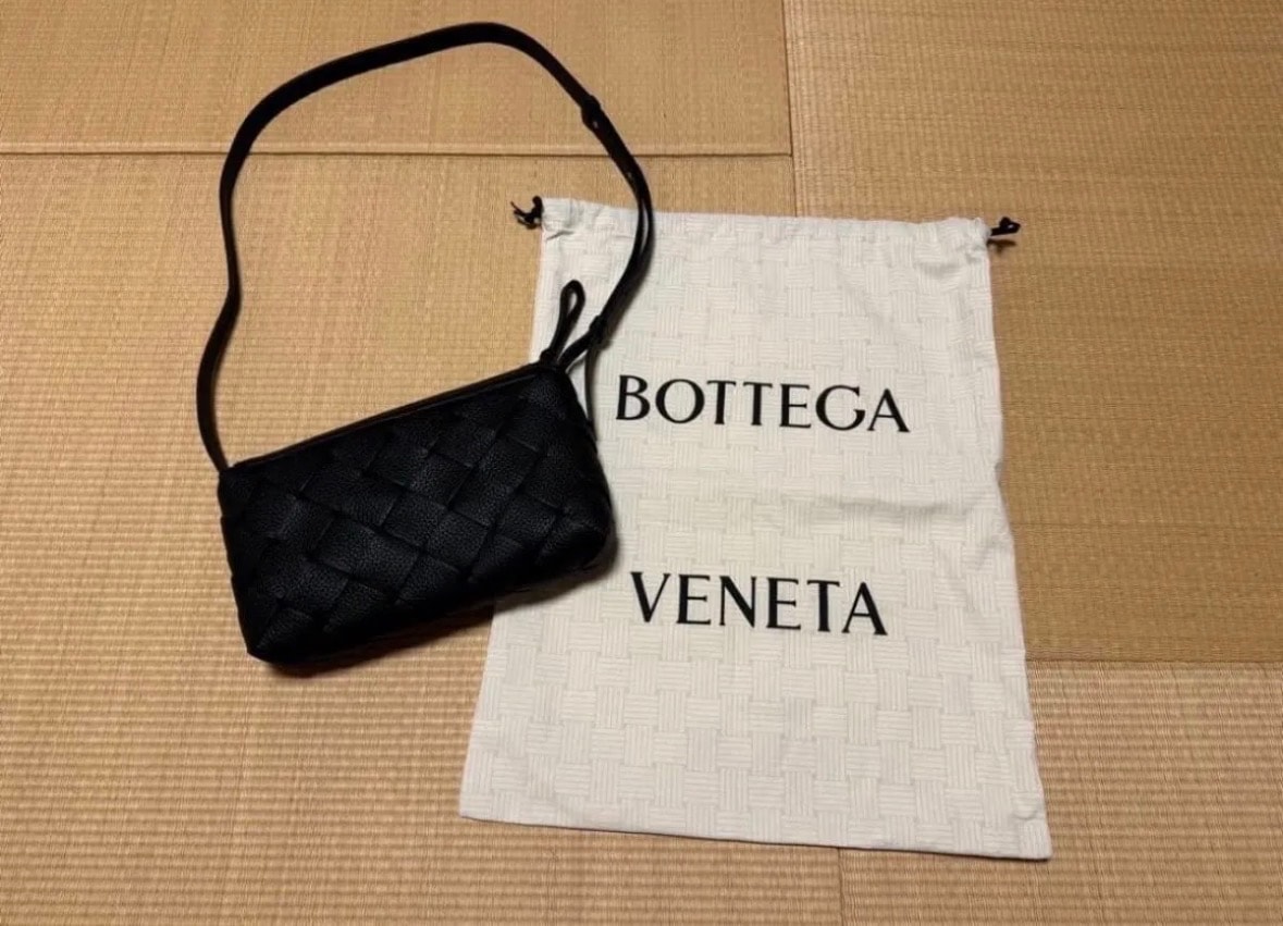 Bottega Veneta Diago Zipped Messenger "Black"