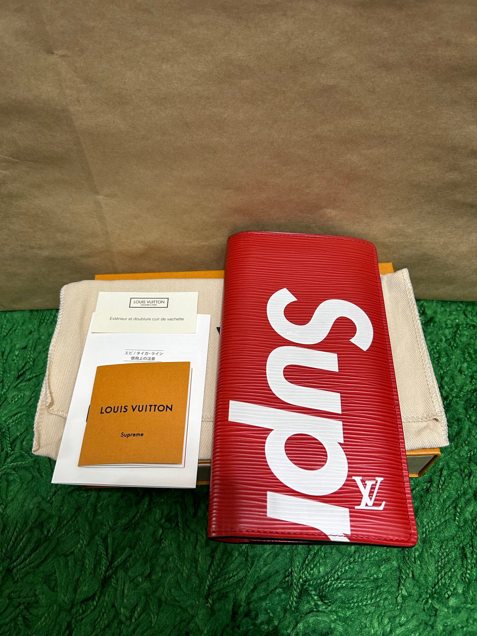 Supreme x Louis Vuitton Portefeuille Brazza "Red"