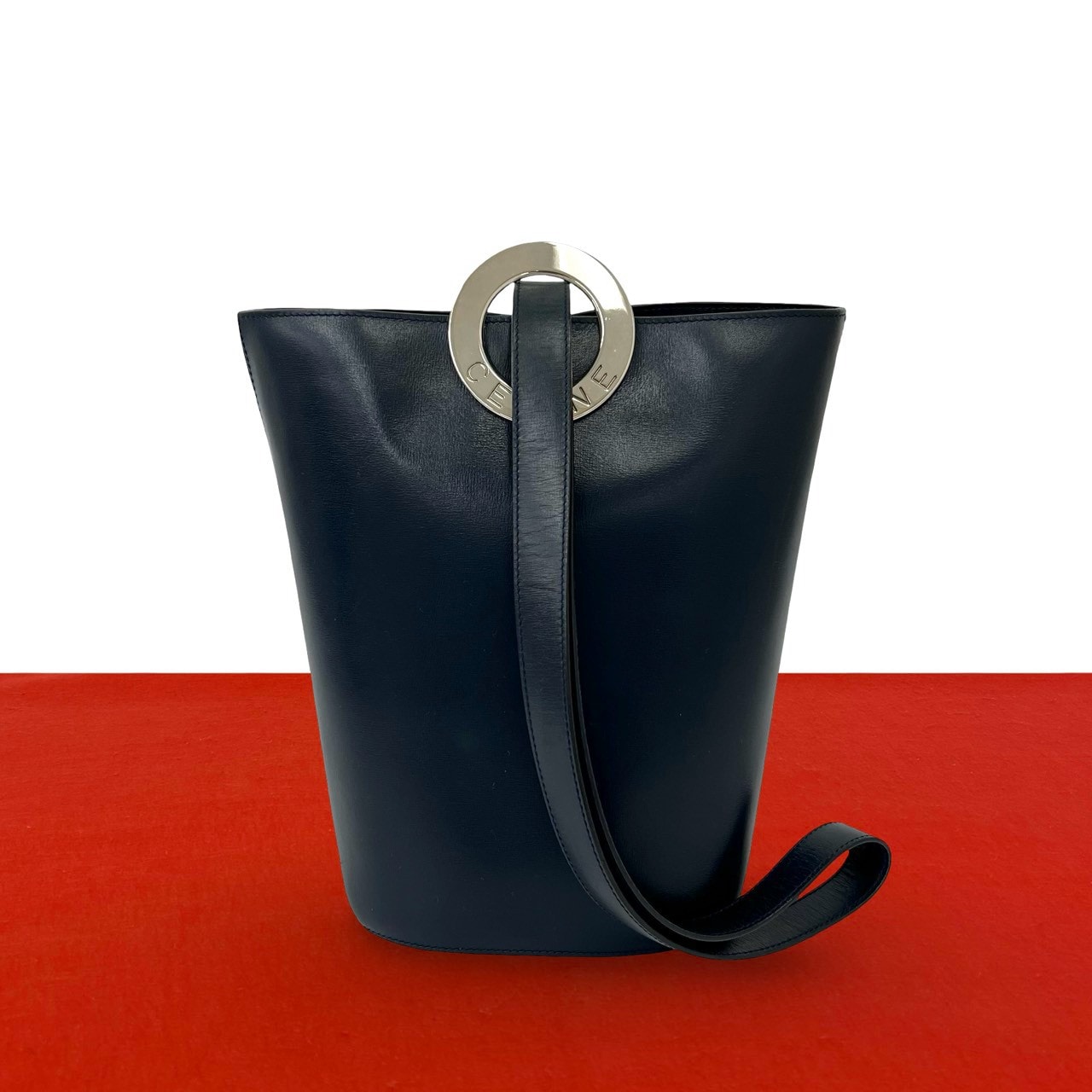 CELINE セリーヌ サークルロゴ 金具 レザー ショルダーバッグ ネイビー
 36109