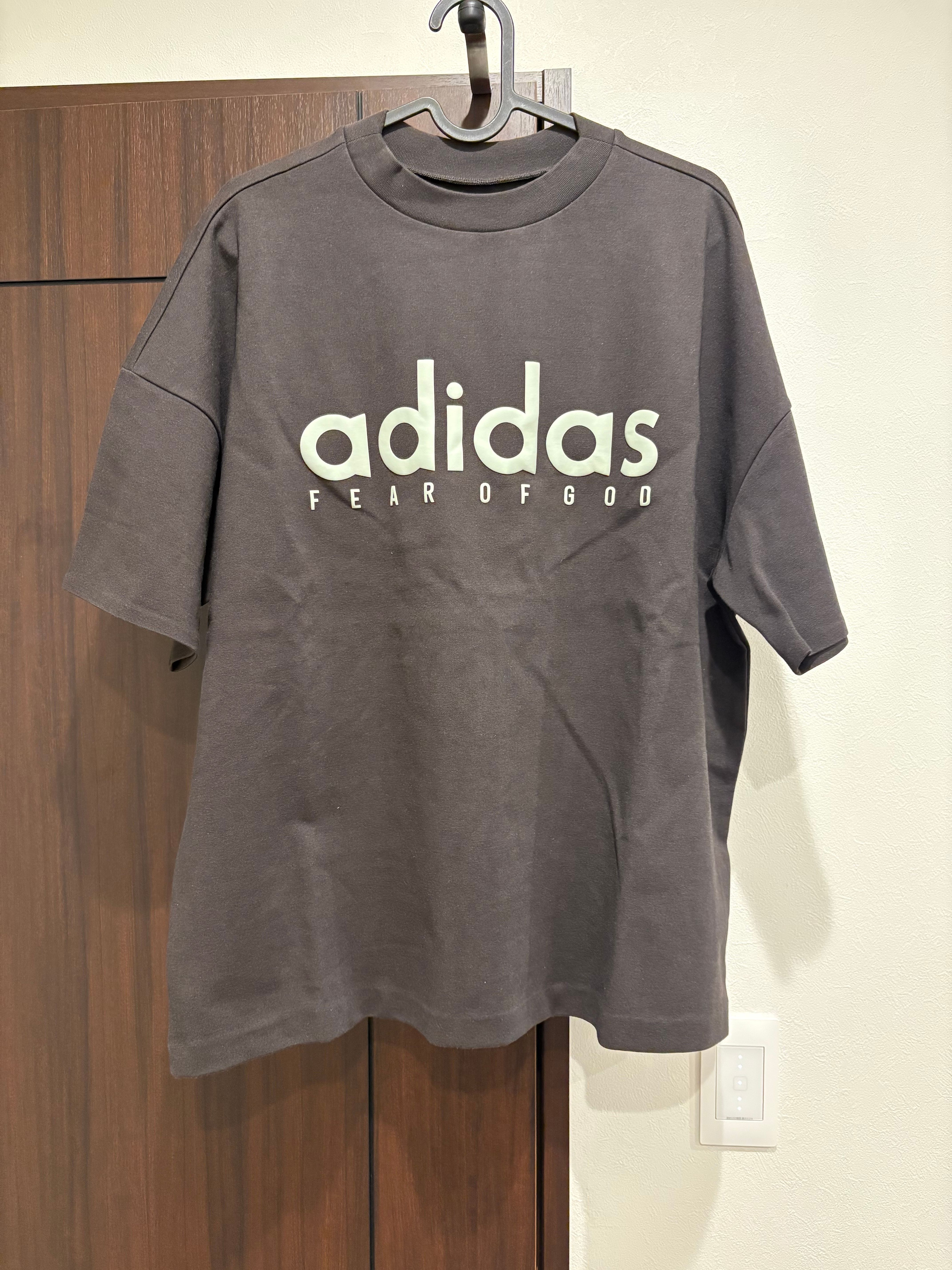 アディダス x フィアオブゴッドアスレチックス クイックドライ ジャージー 半袖Tシャツ "ナイトブラウン"
