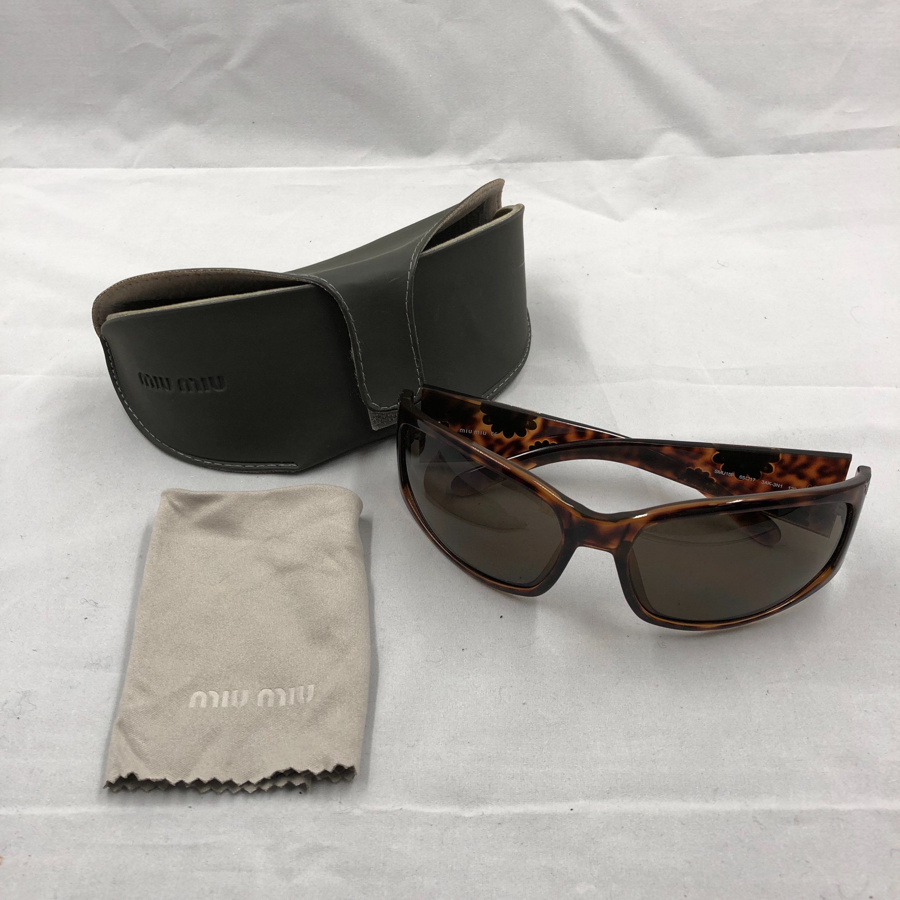 ミュウミュウ サングラス レディース