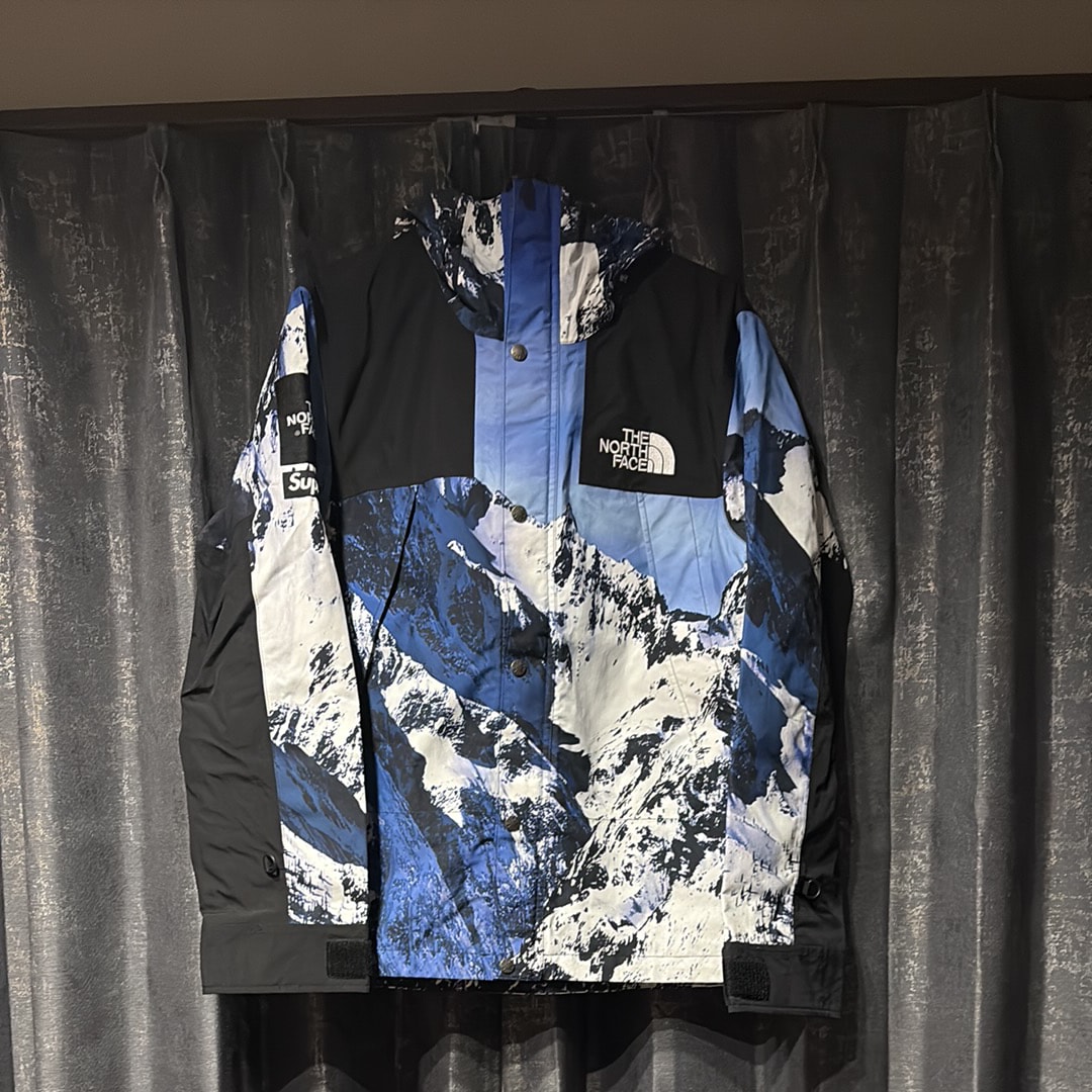 Supreme x The North Face Mountain Parka 