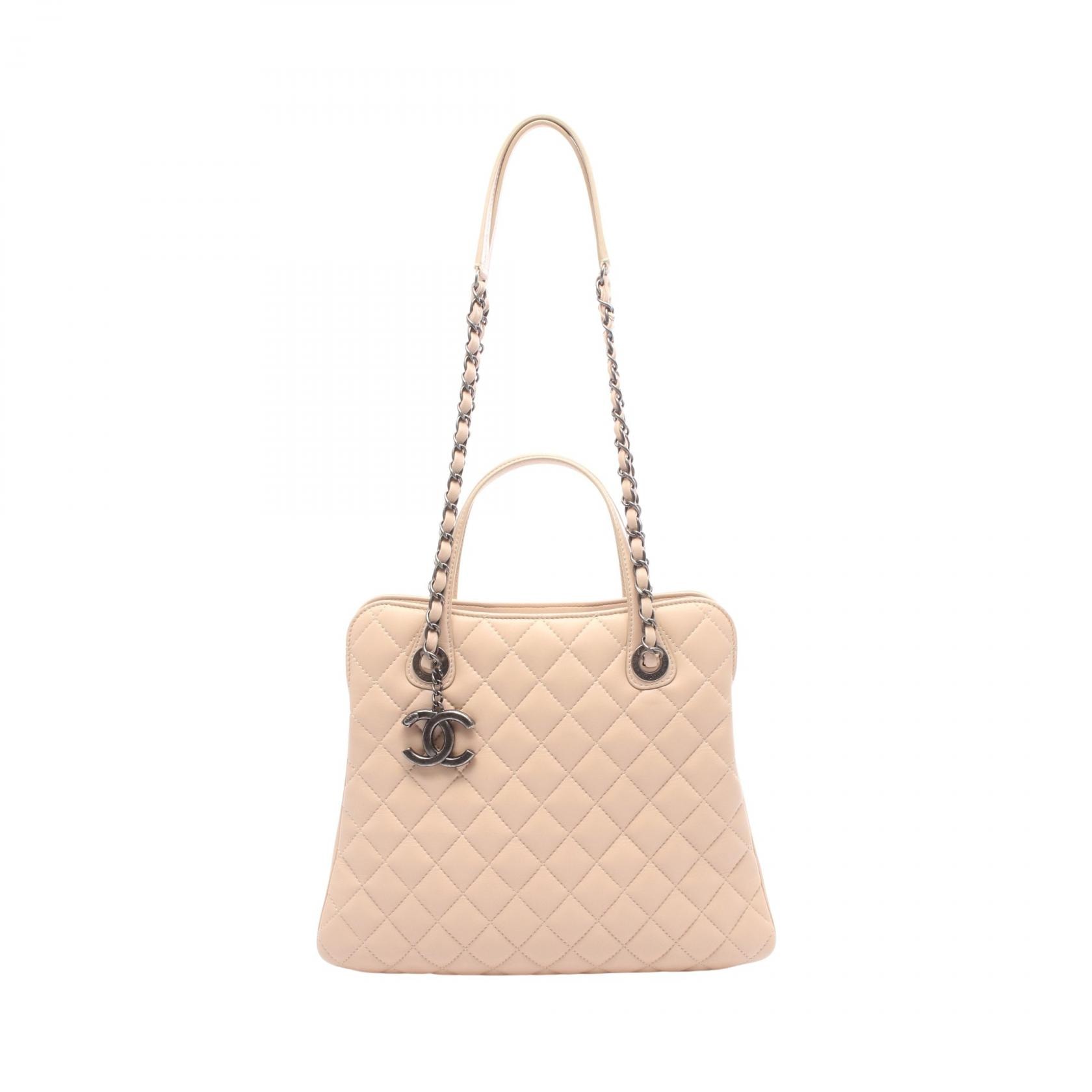 シャネル CHANEL マトラッセ ショルダーバッグ バッグ ラムスキン(羊革) レディース ベージュ系 【中古】