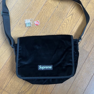 Supreme Velvet Small Messenger Bag "Black"