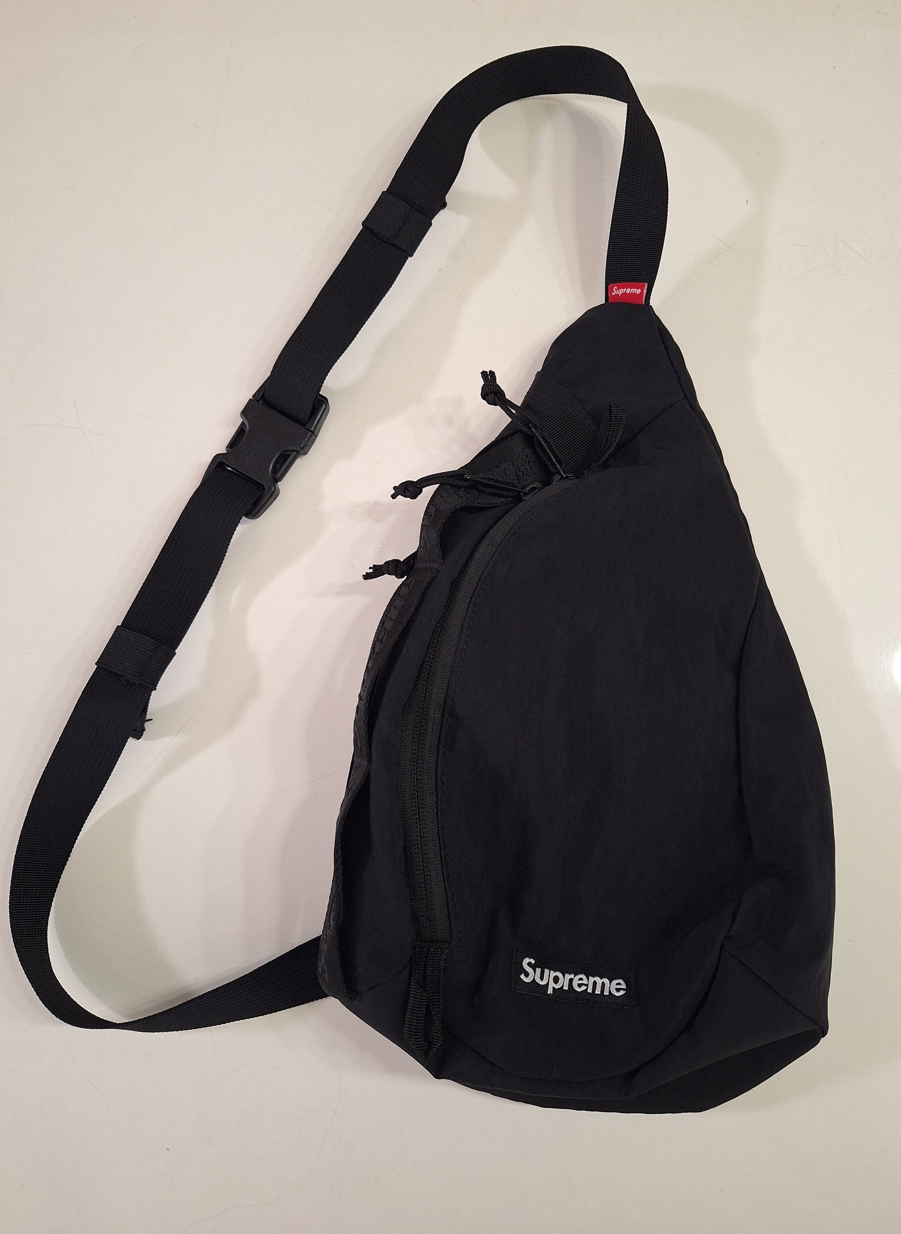 Supreme 20FW Sling Bag 4L 