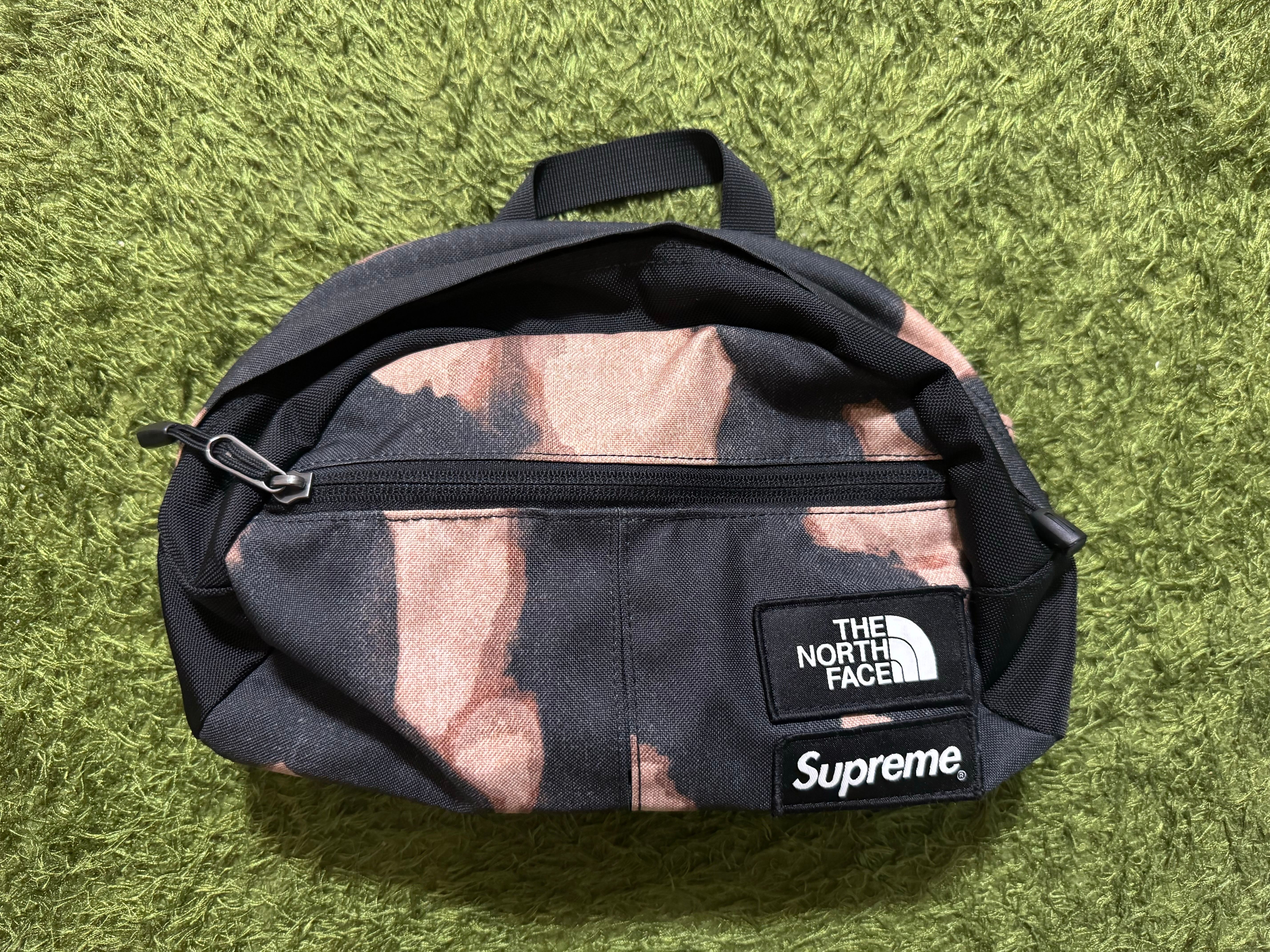 Supreme x The North Face Bleached Denim Print Roo II "Black"