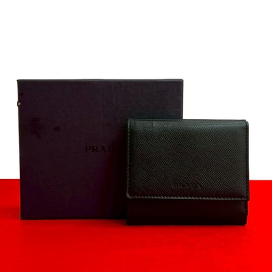 PRADA プラダ ロゴ レザー 三つ折り財布 ブラック
23040