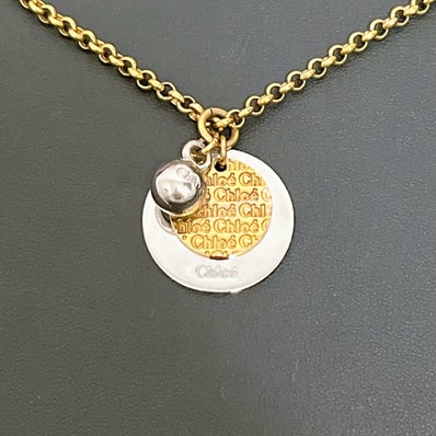 【Chloe】クロエ ロゴ コイン ネックレス 3連 サークル メダリオン チェーン ペンダント 箱 保存袋付き ゴールド シルバー レディース 小物