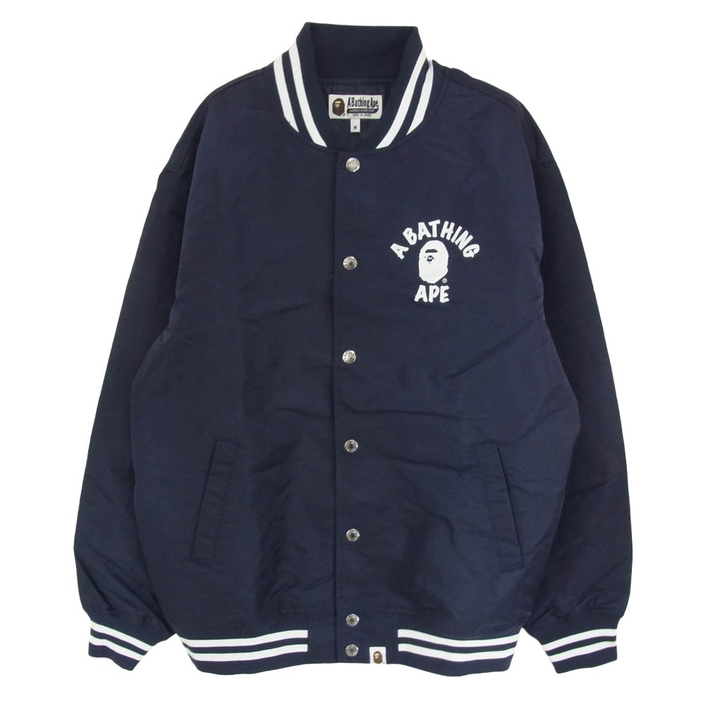 A BATHING APE アベイシングエイプ ブルゾン 001GDM201001H カレッジ ロゴ プリント ナイロン ブルゾン スタジャン ネイビー系 M【新古品】【未使用】【中古】