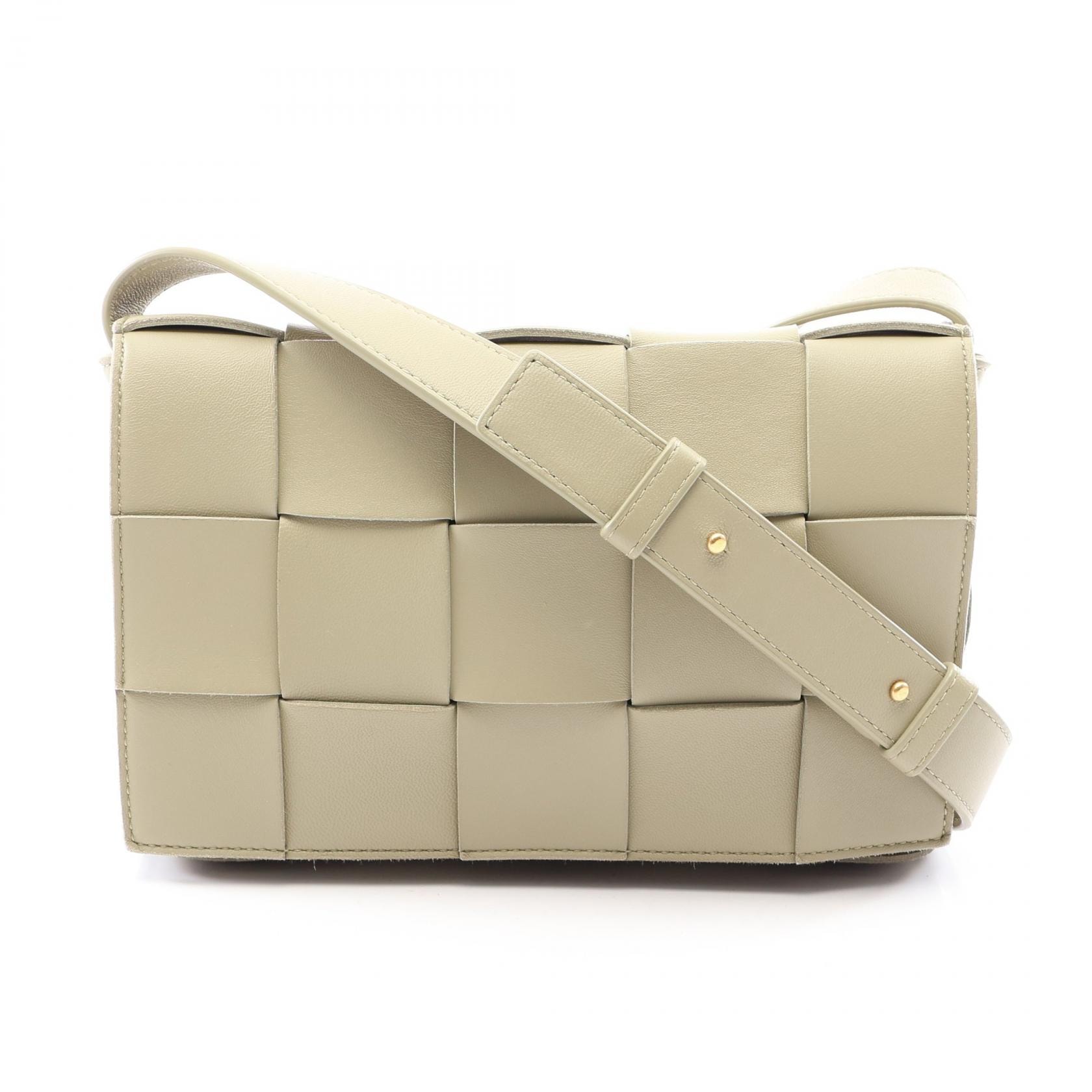 ボッテガヴェネタ BOTTEGA VENETA カセット マキシイントレチャート ショルダーバッグ バッグ レザー レディース カーキ系 【中古】