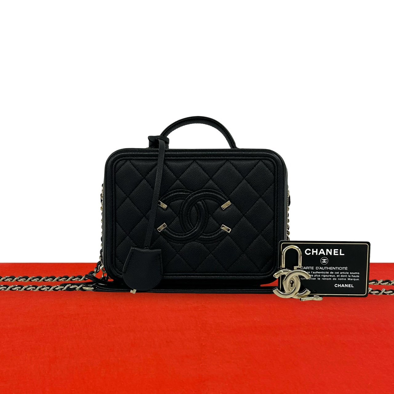 CHANEL シャネル CC フィリグリー マトラッセ キャビアスキン ショルダーバッグ ブラック
 15905