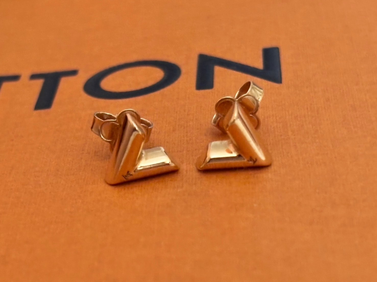 Louis Vuitton Essential V Stud Earrings "Gold"
