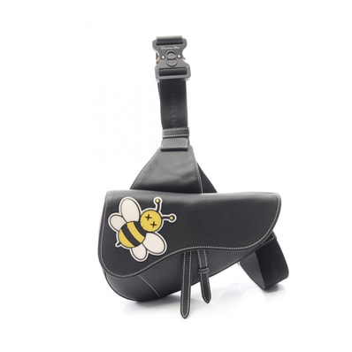 ディオール Dior Christian Dior × KAWS サドルバッグ ウエストバッグ ボディバッグ バッグ レザー メンズ ブラック系 1ADPO093YGW-H03E 【中古】