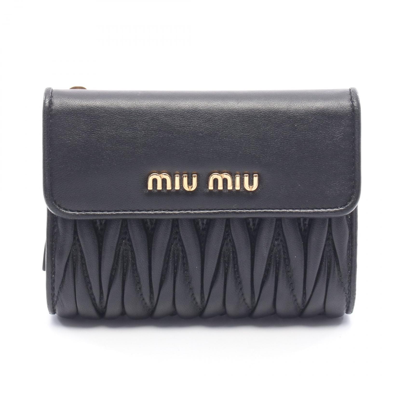 ミュウ ミュウ Miu Miu マテラッセ 二つ折り財布 三つ折り財布 財布 レザー レディース ブラック系 【中古】