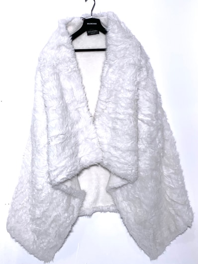 BALENCIAGA フェイクファーアシンメトリックケープ ホワイト
