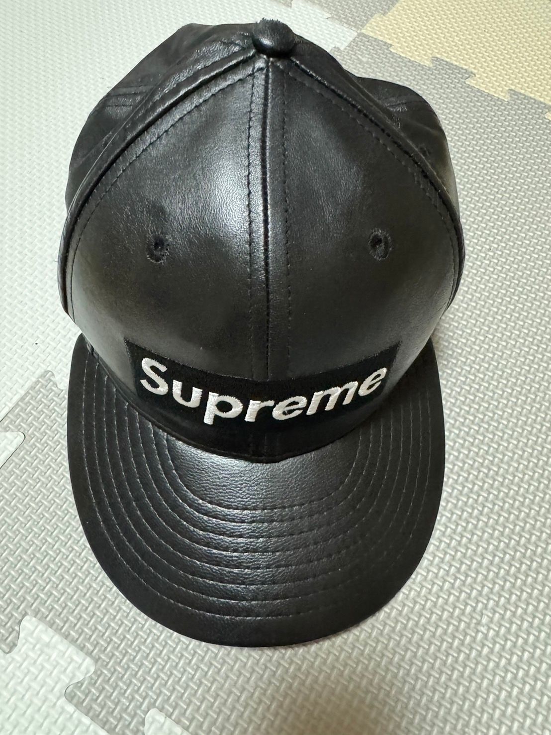 supreme ニューエラ レザーキャップ