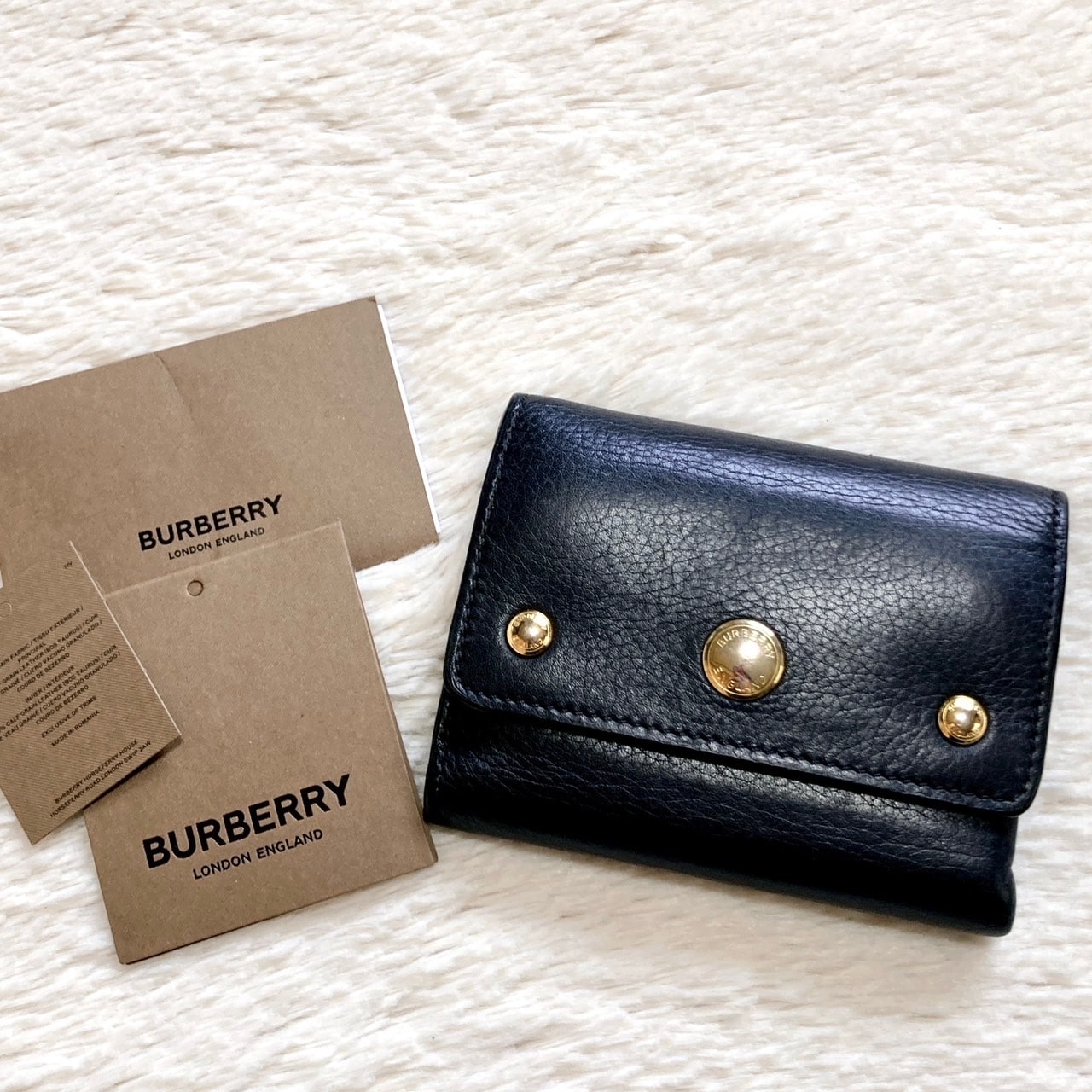 BURBERRY バーバリー 現行モデル 金ボタン 三つ折財布 レザー