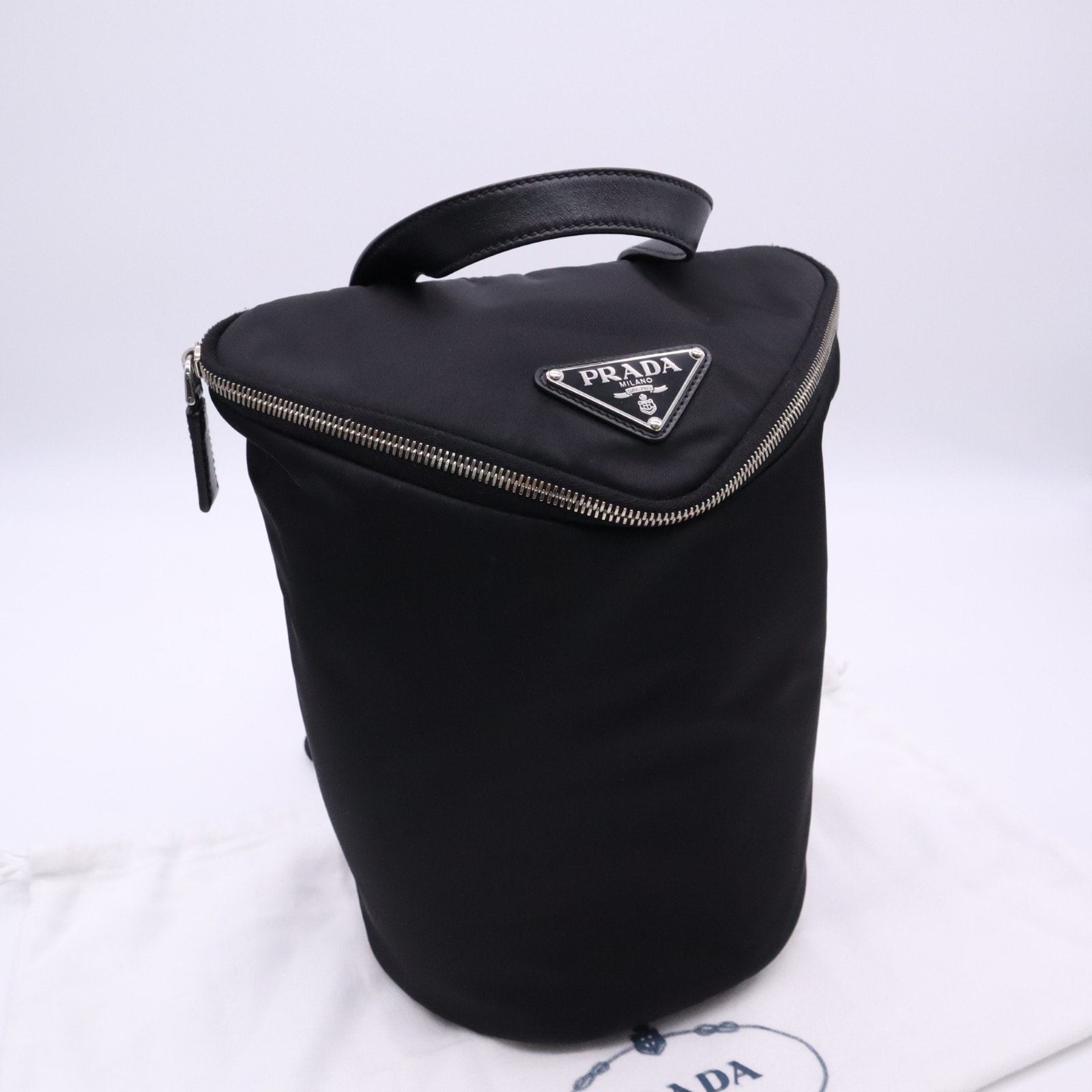 極美品 PRADA プラダ Re-Nylon トライアングルロゴ ワンショルダーバッグ 2VZ096 ショルダーバッグ ブラック ナイロン レザー メンズ