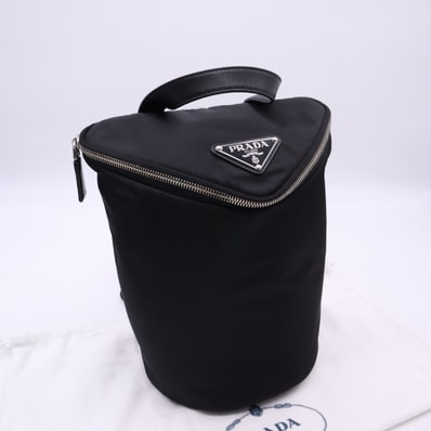 極美品 PRADA プラダ Re-Nylon トライアングルロゴ ワンショルダーバッグ 2VZ096 ショルダーバッグ ブラック ナイロン レザー メンズ