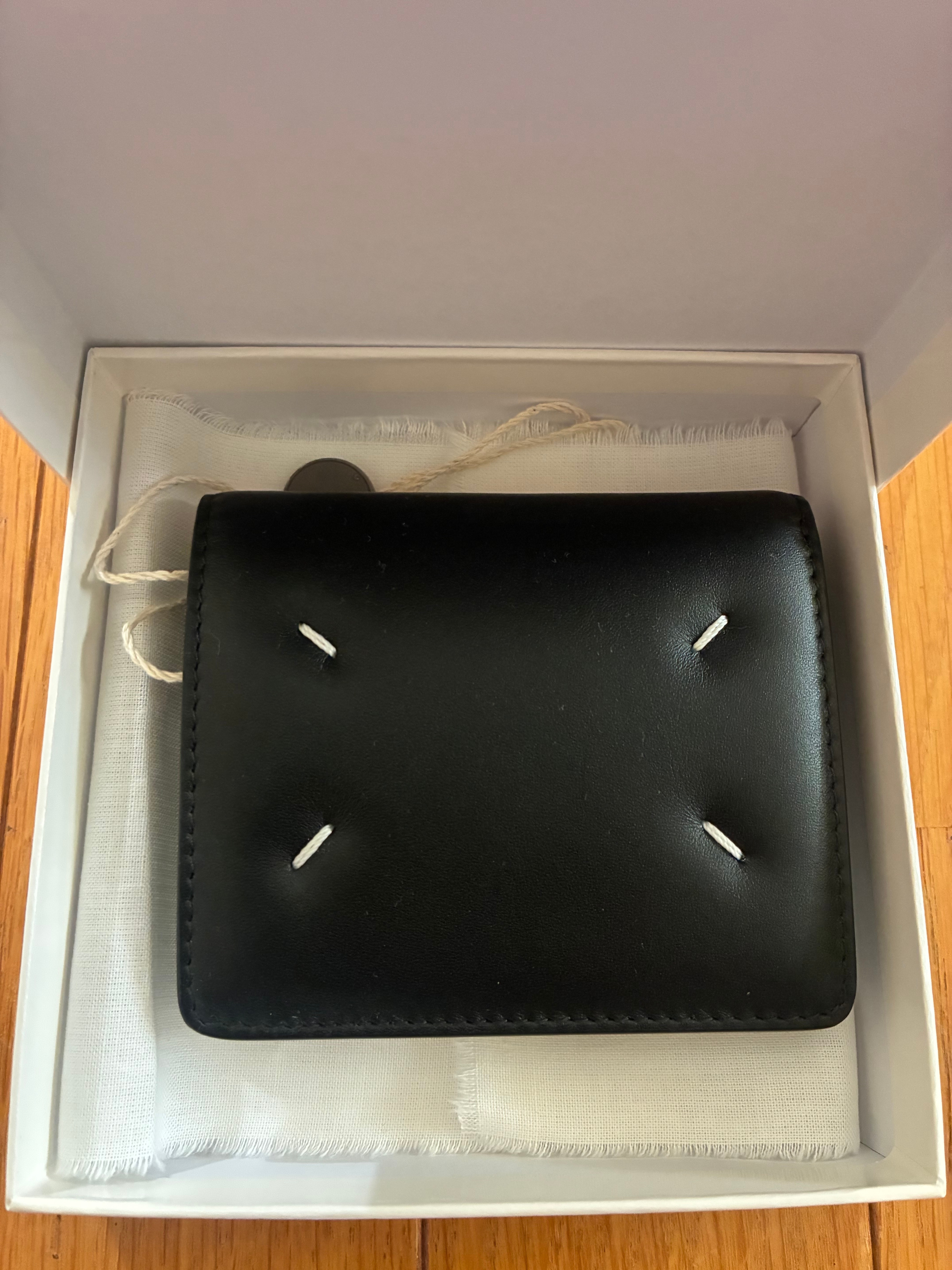 MAISON MARGIELA メゾンマルジェラ 二つ折り財布 S56UI0140 P4985