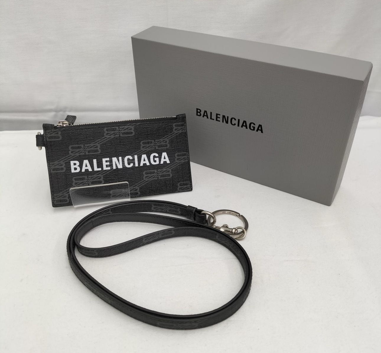 BALENCIAGA