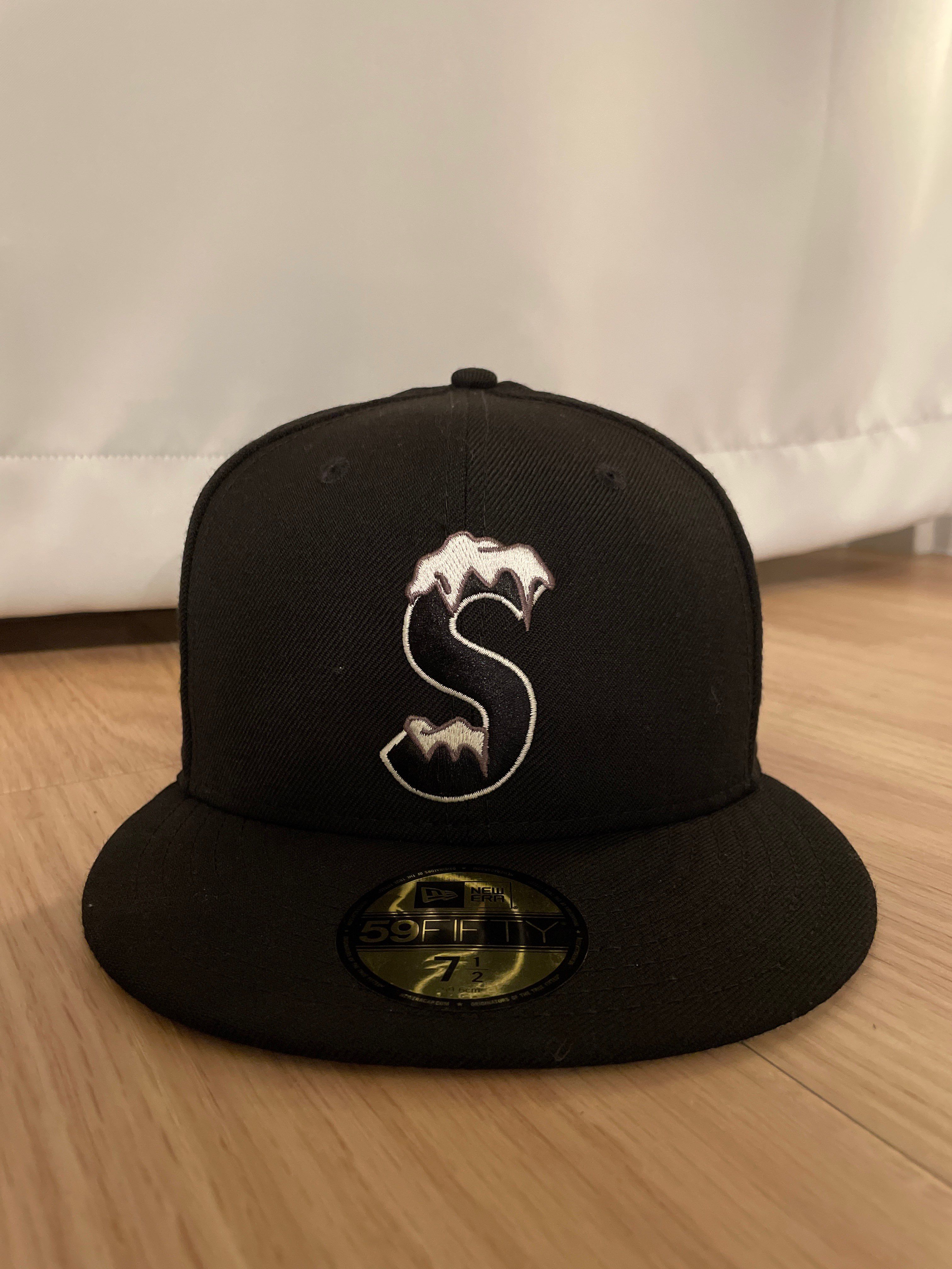 Supreme S Logo New Era® "Black" (20FW)