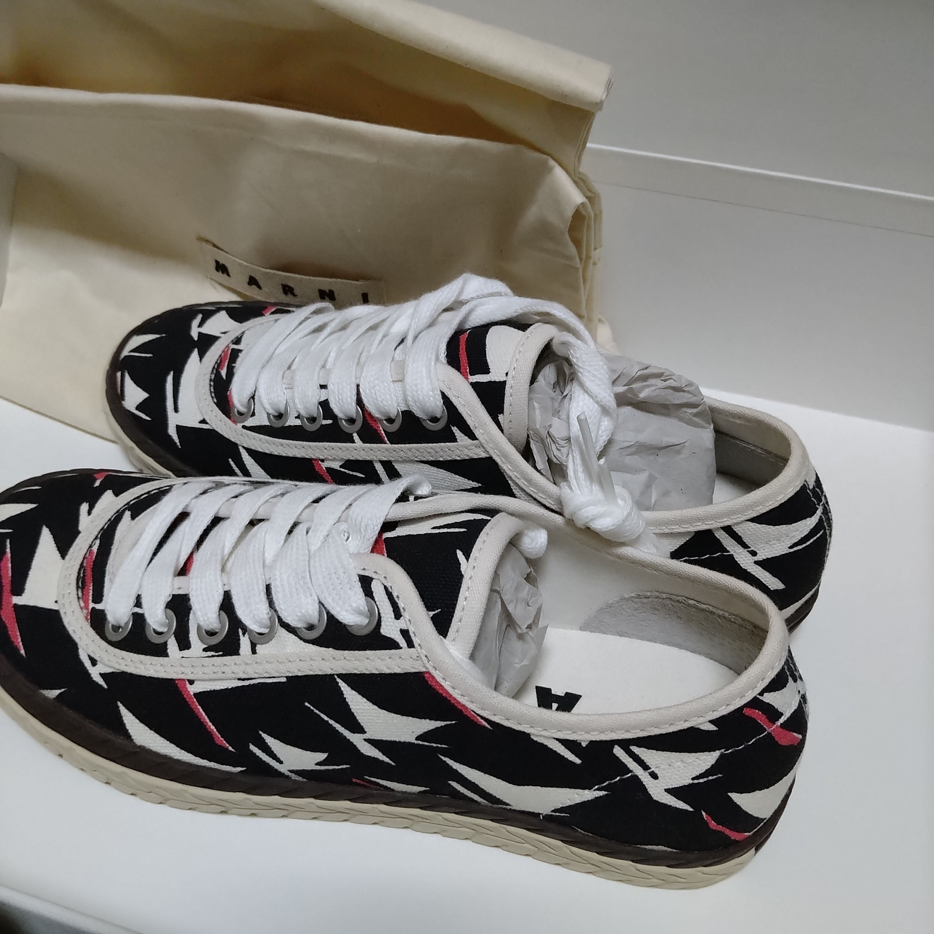 マルニ プリントローカットスニーカー MARNI