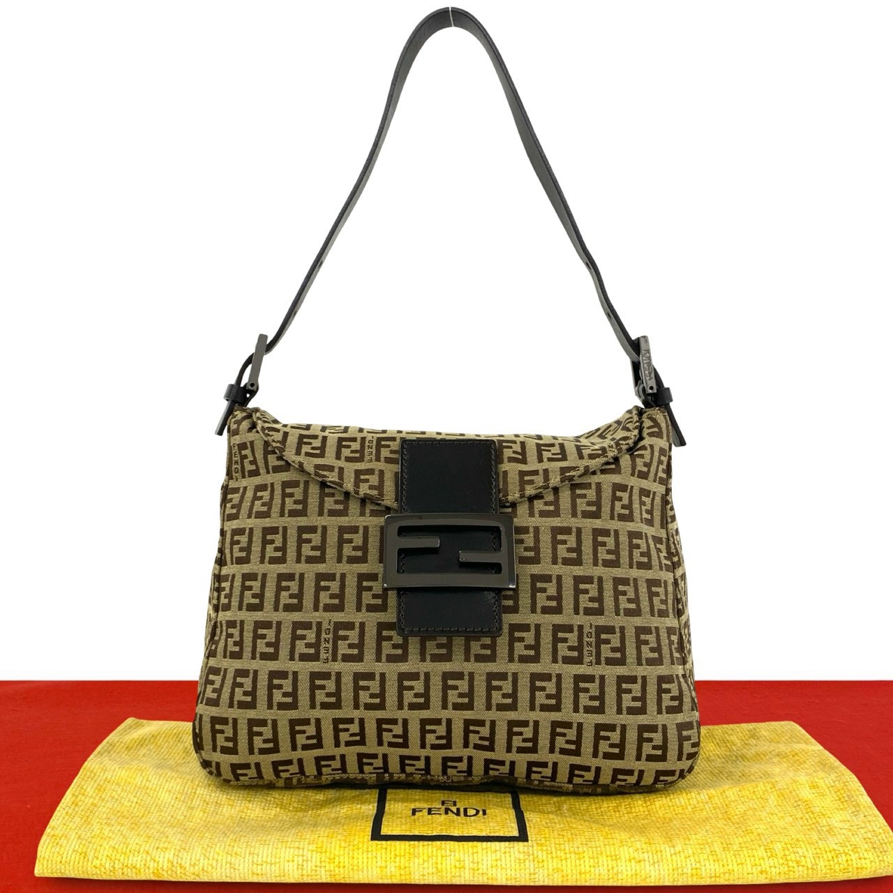 FENDI フェンディ マンマバケット ズッキーノ FF 柄 キャンバス レザー ショルダーバッグ ブラウン
40564
