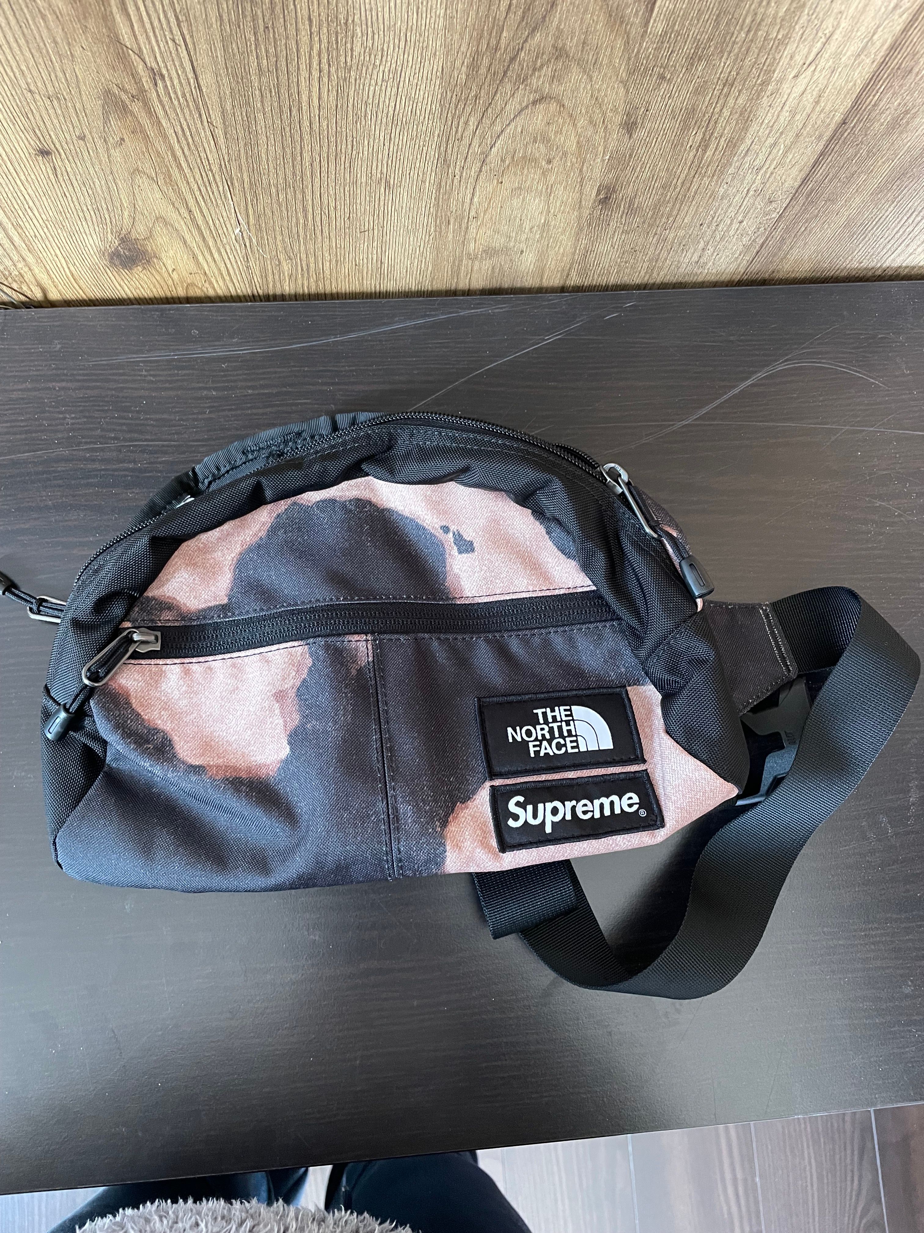 Supreme x The North Face Bleached Denim Print Roo II "Black"