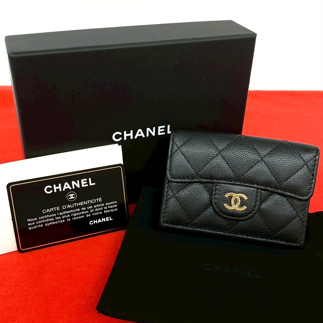 CHANEL シャネル マトラッセ ココマーク キャビアスキン 三つ折り財布 ブラック
 15820