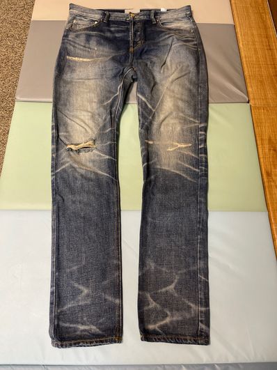 FEAR OF GOD ESSENTIALS Denim Jeans "Distressed Indigo"