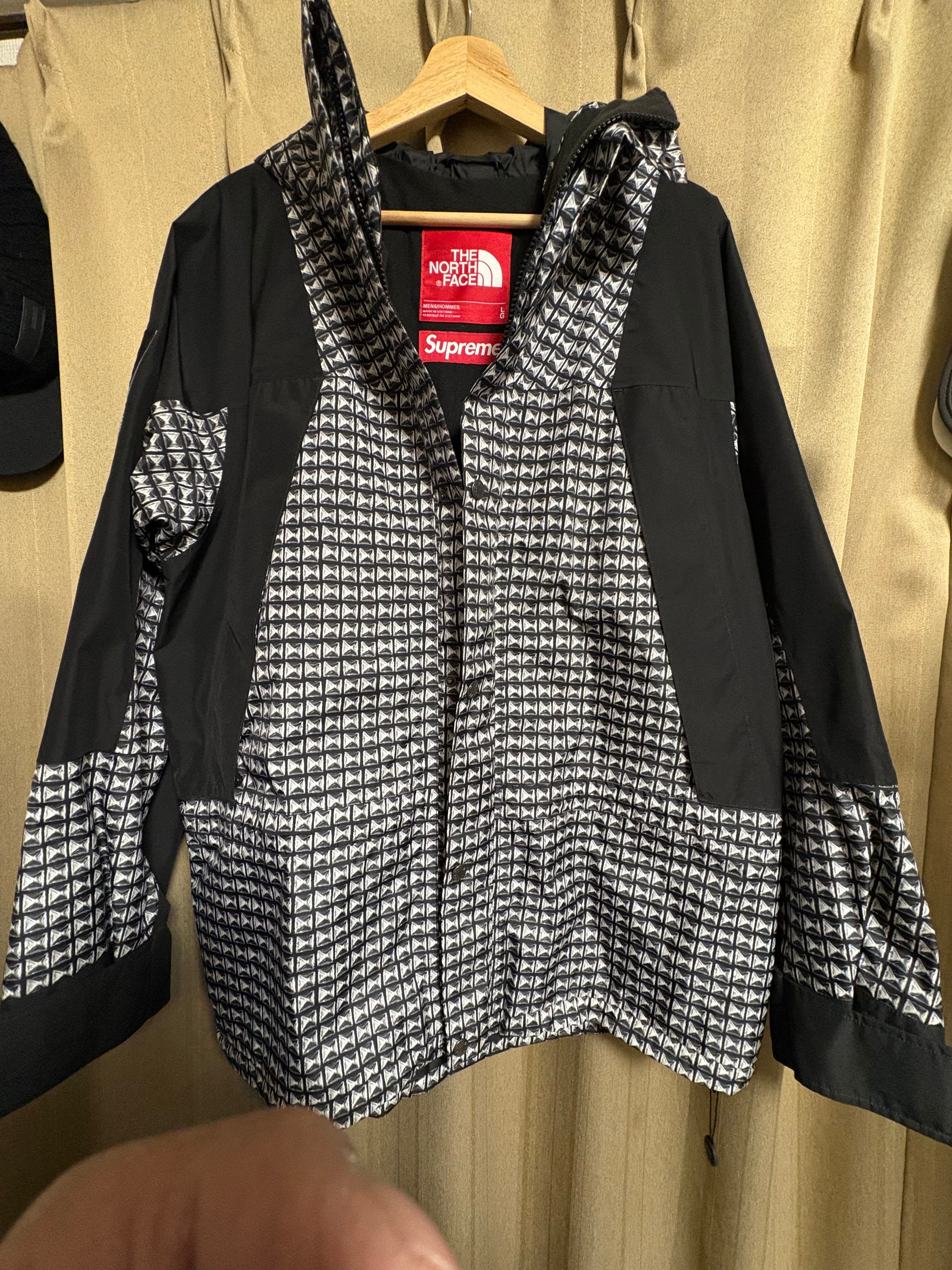 Supreme x The North Face Studded Mountain Light Jacket 